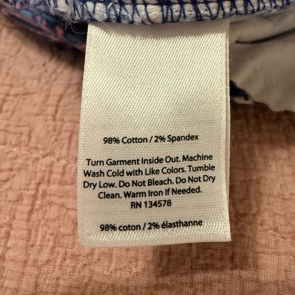 Vineyard vines mosaic print twill shorts size 0 EUC - Picture 6 of 6